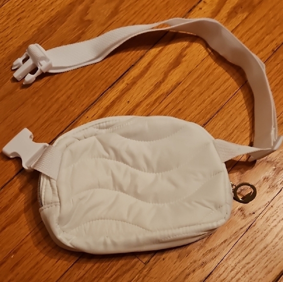 White Adjustable Quilted Belt Bag - Picture 3 of 4
